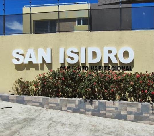 Instalación de sistema CCTV IP realizada por Econettic para el Condominio San Isidro en Ibarra