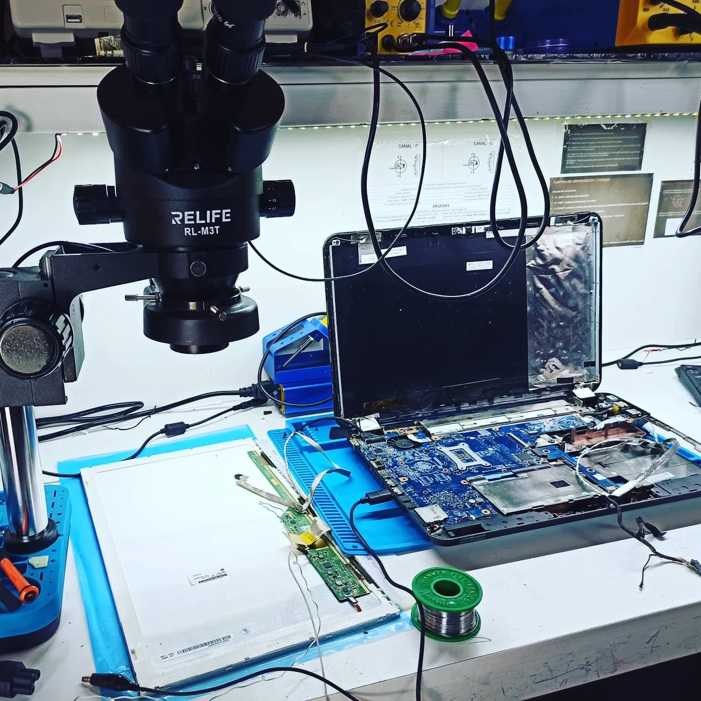 Reparación, mantenimiento y optimización de computadoras realizado por Econettic en Ibarra